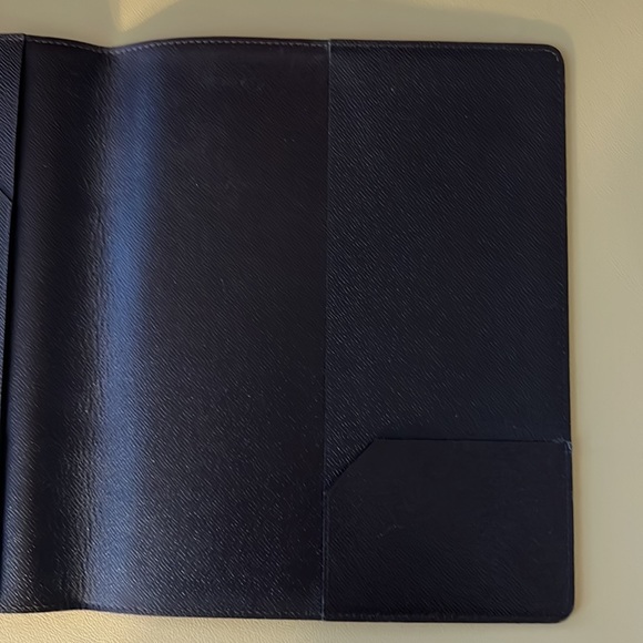 Louis Vuitton Desk Agenda - Picture 13 of 14